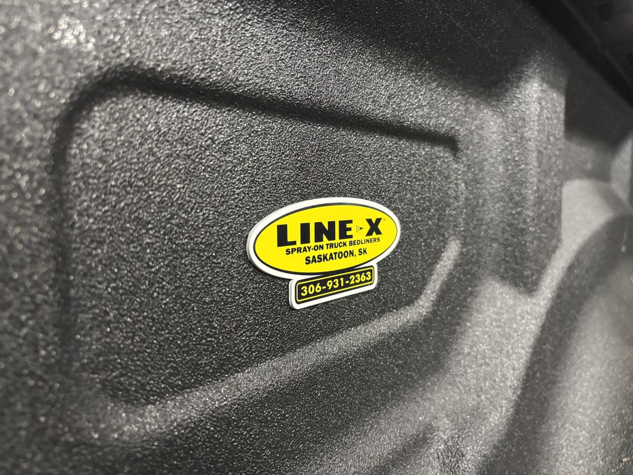 2022 RAM 1500 Laramie|V8HEMI|4WD|CREW|NAV|ALPINE|LEATHER|WOOD|++ Photo