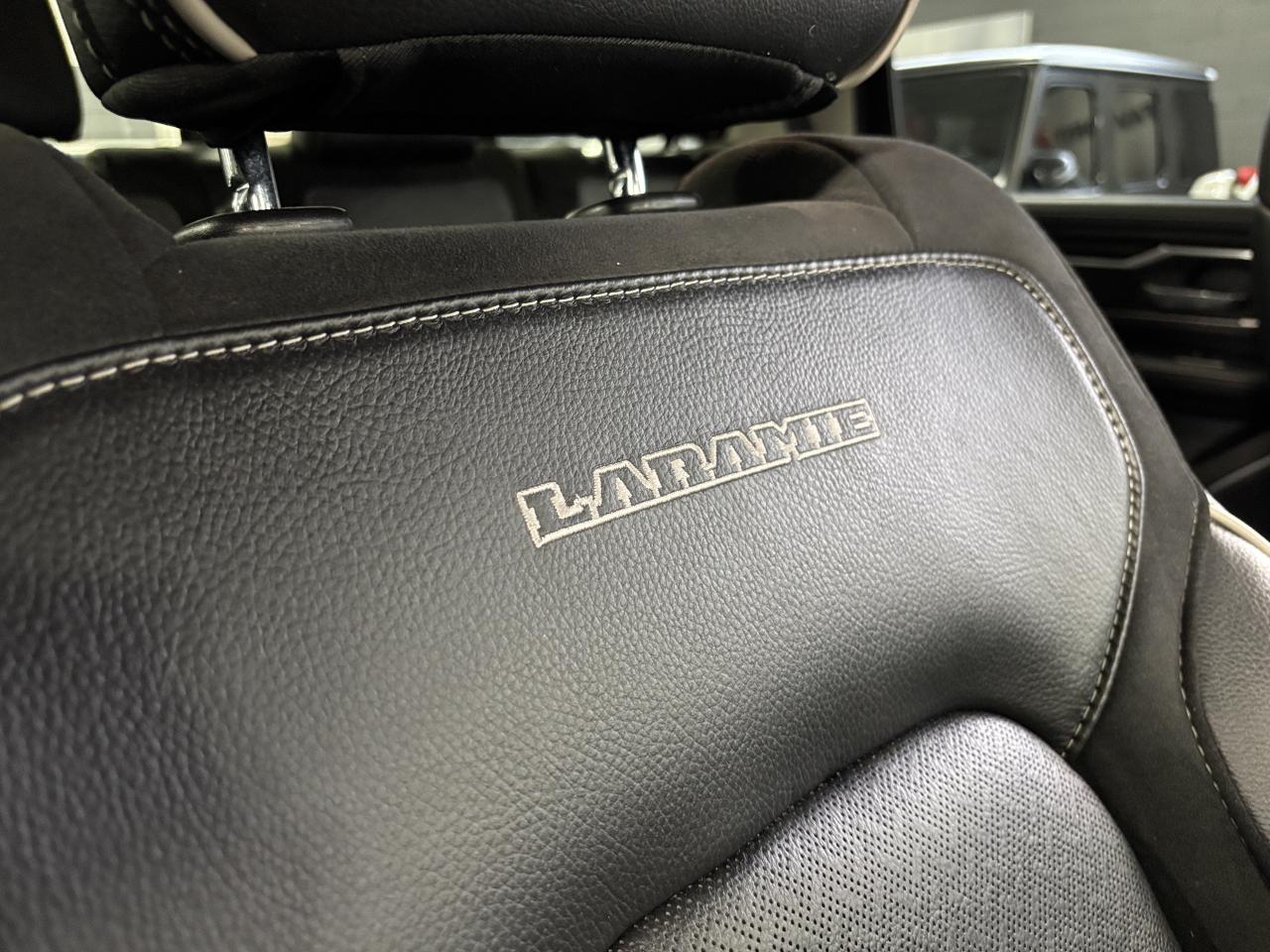 2022 RAM 1500 Laramie|V8HEMI|4WD|CREW|NAV|ALPINE|LEATHER|WOOD|++ Photo