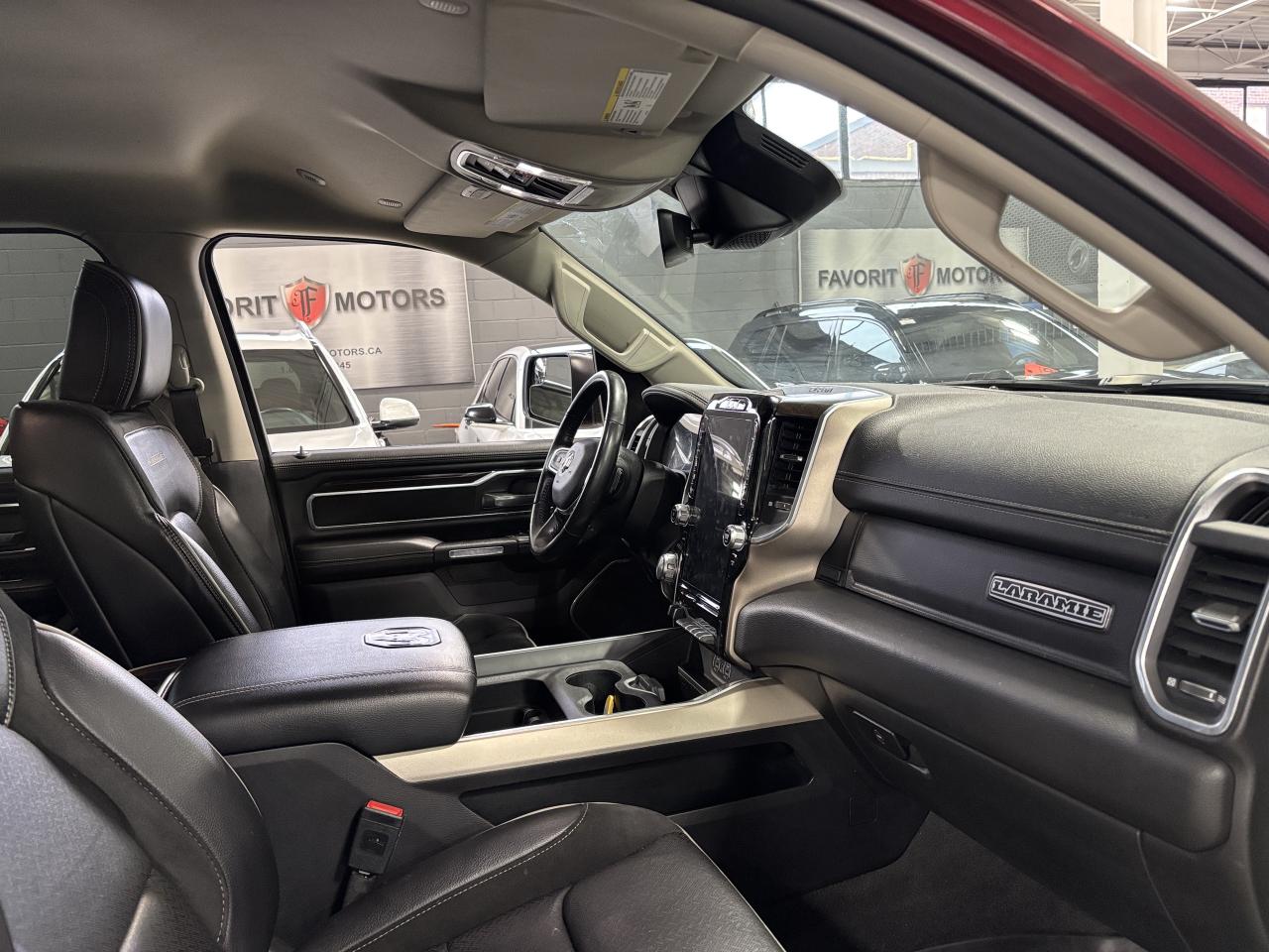 2022 RAM 1500 Laramie|V8HEMI|4WD|CREW|NAV|ALPINE|LEATHER|WOOD|++ Photo