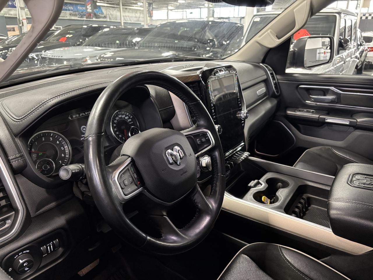 2022 RAM 1500 Laramie|V8HEMI|4WD|CREW|NAV|ALPINE|LEATHER|WOOD|++ Photo