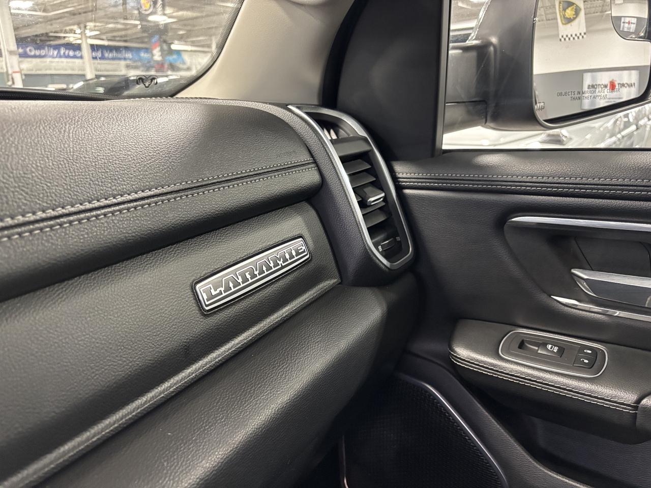 2022 RAM 1500 Laramie|V8HEMI|4WD|CREW|NAV|ALPINE|LEATHER|WOOD|++ Photo