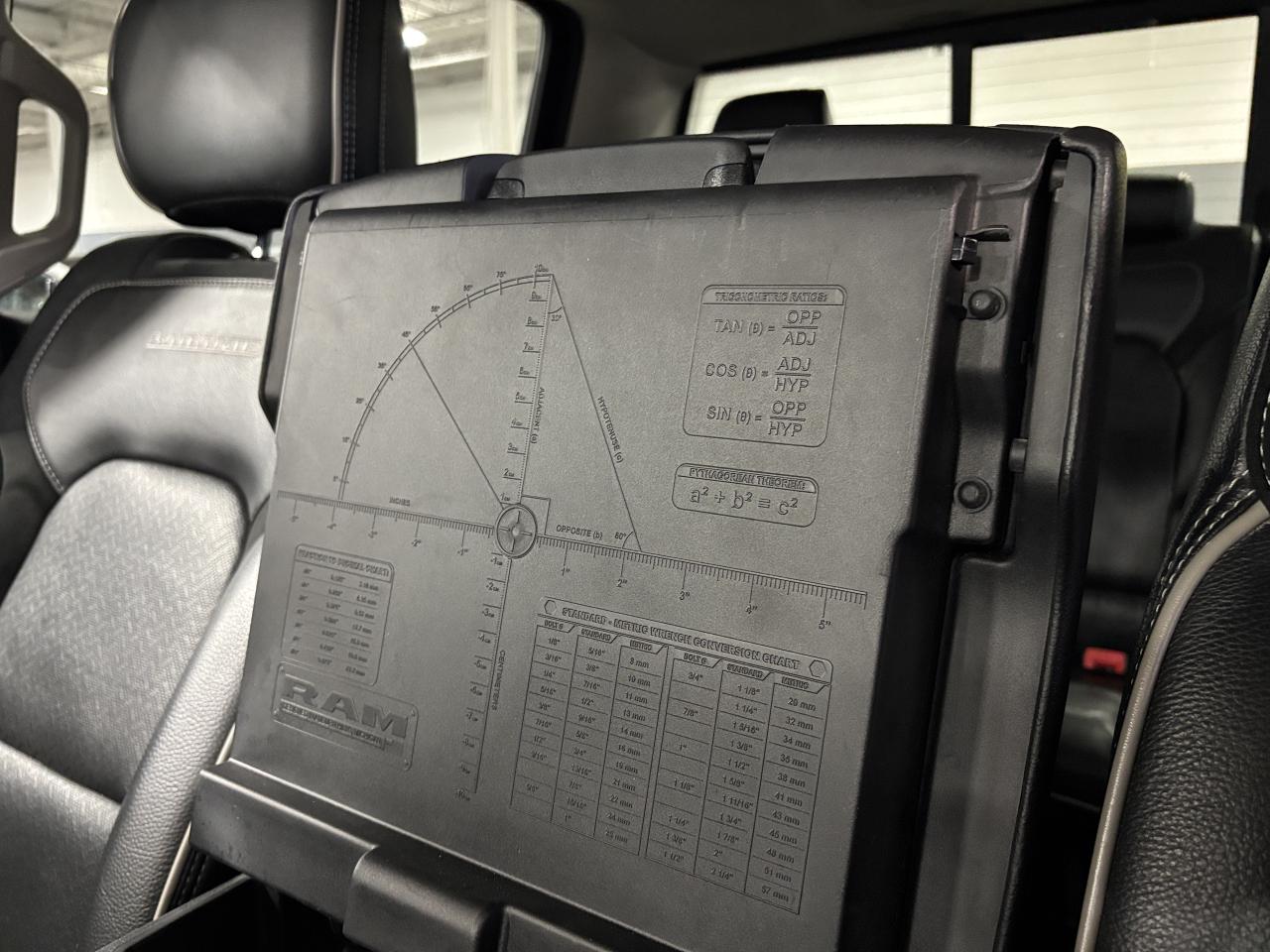 2022 RAM 1500 Laramie|V8HEMI|4WD|CREW|NAV|ALPINE|LEATHER|WOOD|++ Photo