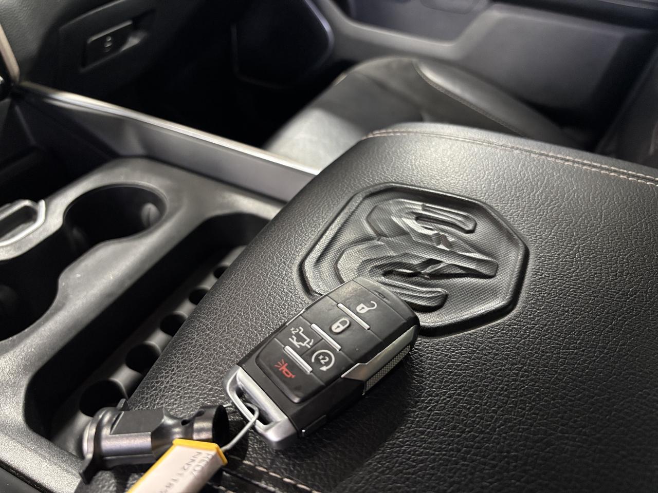 2022 RAM 1500 Laramie|V8HEMI|4WD|CREW|NAV|ALPINE|LEATHER|WOOD|++ Photo