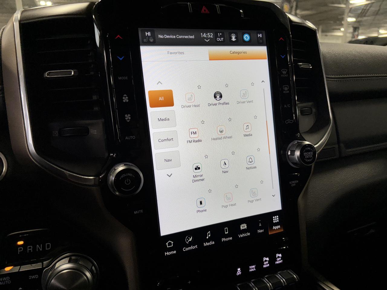 2022 RAM 1500 Laramie|V8HEMI|4WD|CREW|NAV|ALPINE|LEATHER|WOOD|++ Photo