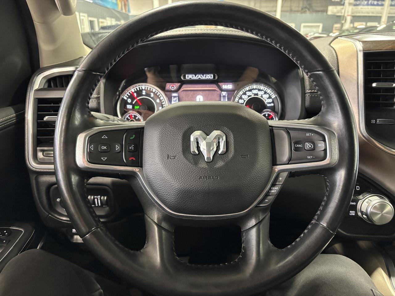 2022 RAM 1500 Laramie|V8HEMI|4WD|CREW|NAV|ALPINE|LEATHER|WOOD|++ Photo