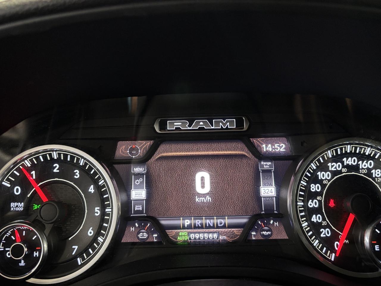 2022 RAM 1500 Laramie|V8HEMI|4WD|CREW|NAV|ALPINE|LEATHER|WOOD|++ Photo