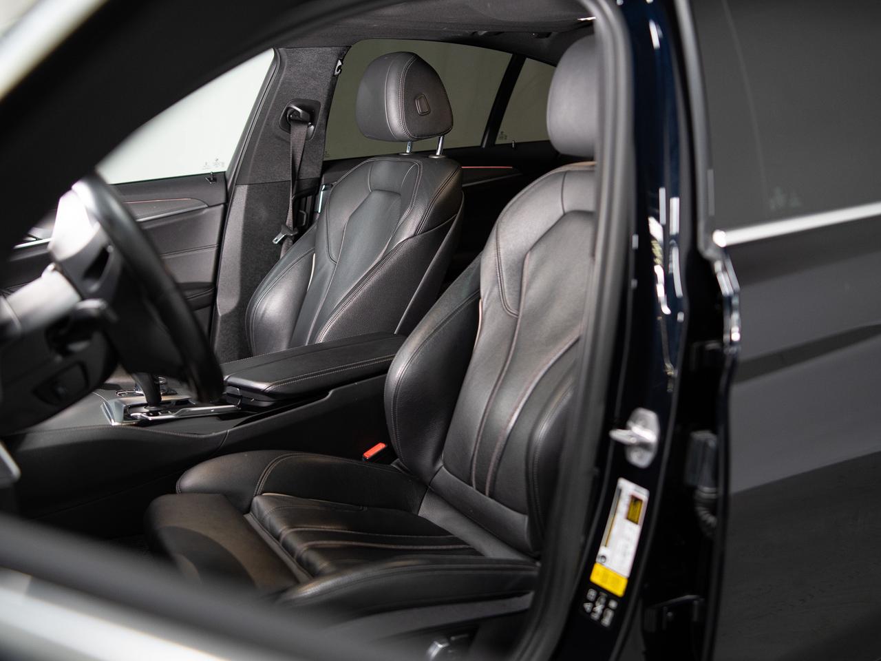 2017 BMW 5 Series 530i | M-SPORT | XDRIVE | PREMIUM PKG | 19 IN Photo