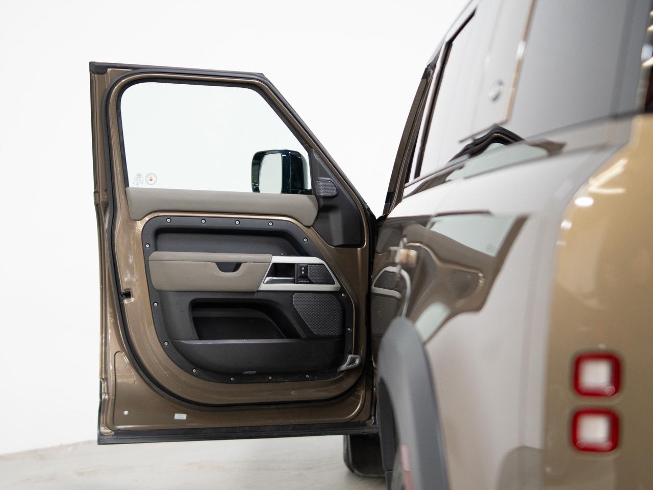 2020 Land Rover Defender 110 | FIRST EDITION | MERIDIAN | 19 IN Photo