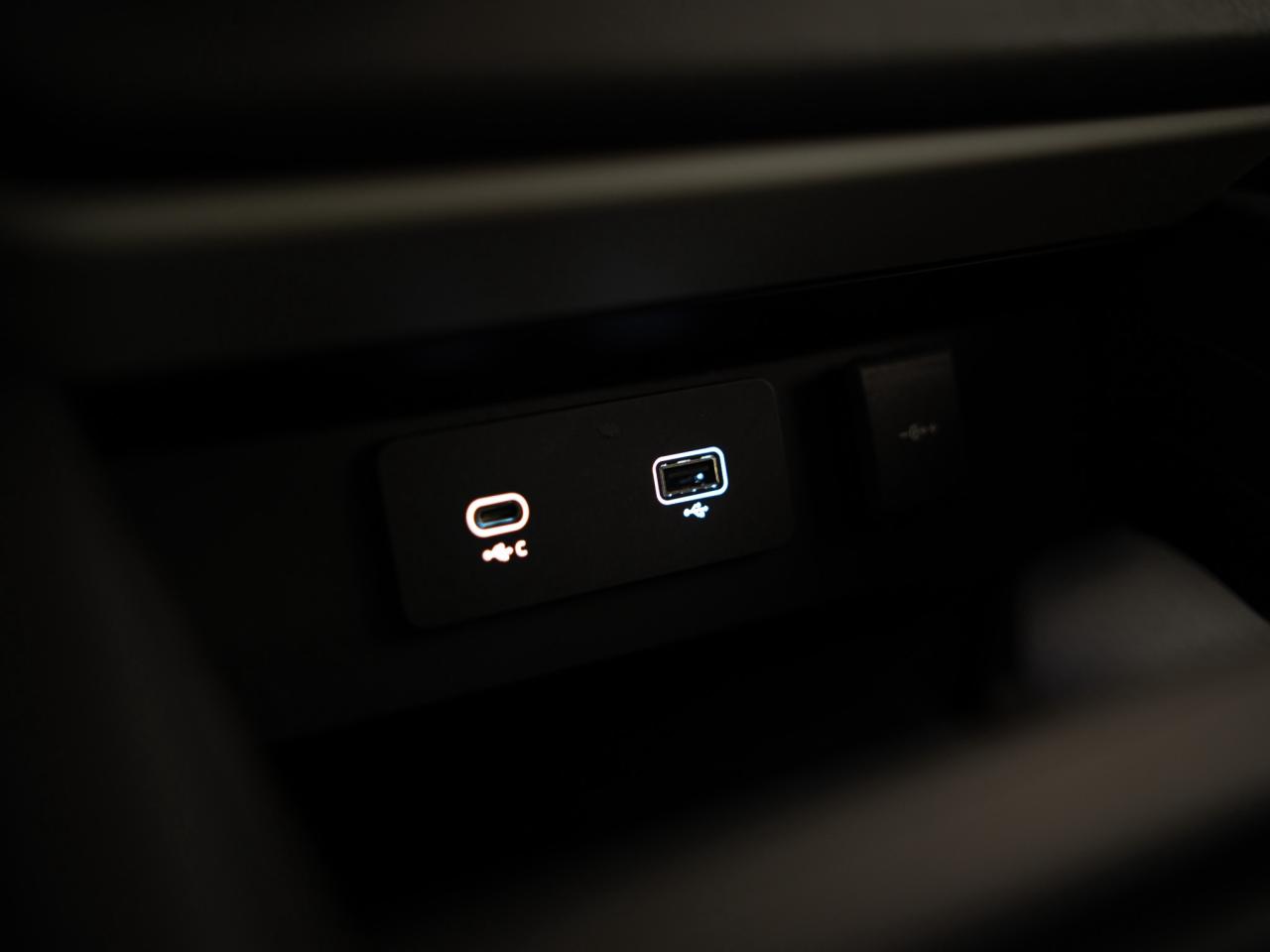 2020 Land Rover Defender 110 | FIRST EDITION | MERIDIAN | 19 IN Photo