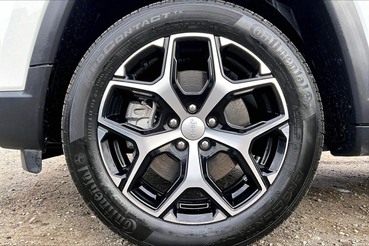 2024 Jeep Compass Limited | Heated Leather | Safety Tech | 4X4 Photo