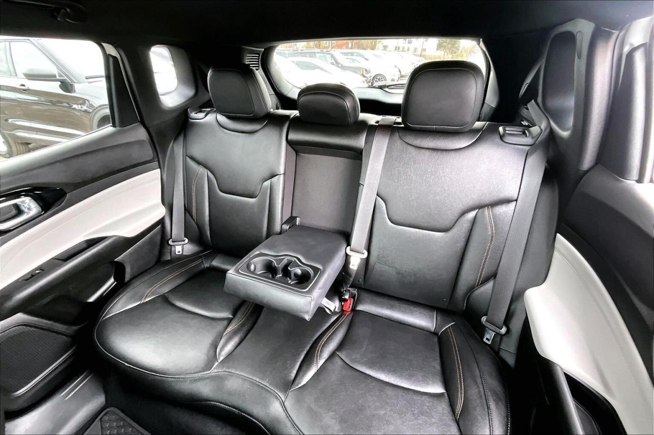 2024 Jeep Compass Limited | Heated Leather | Safety Tech | 4X4 Photo