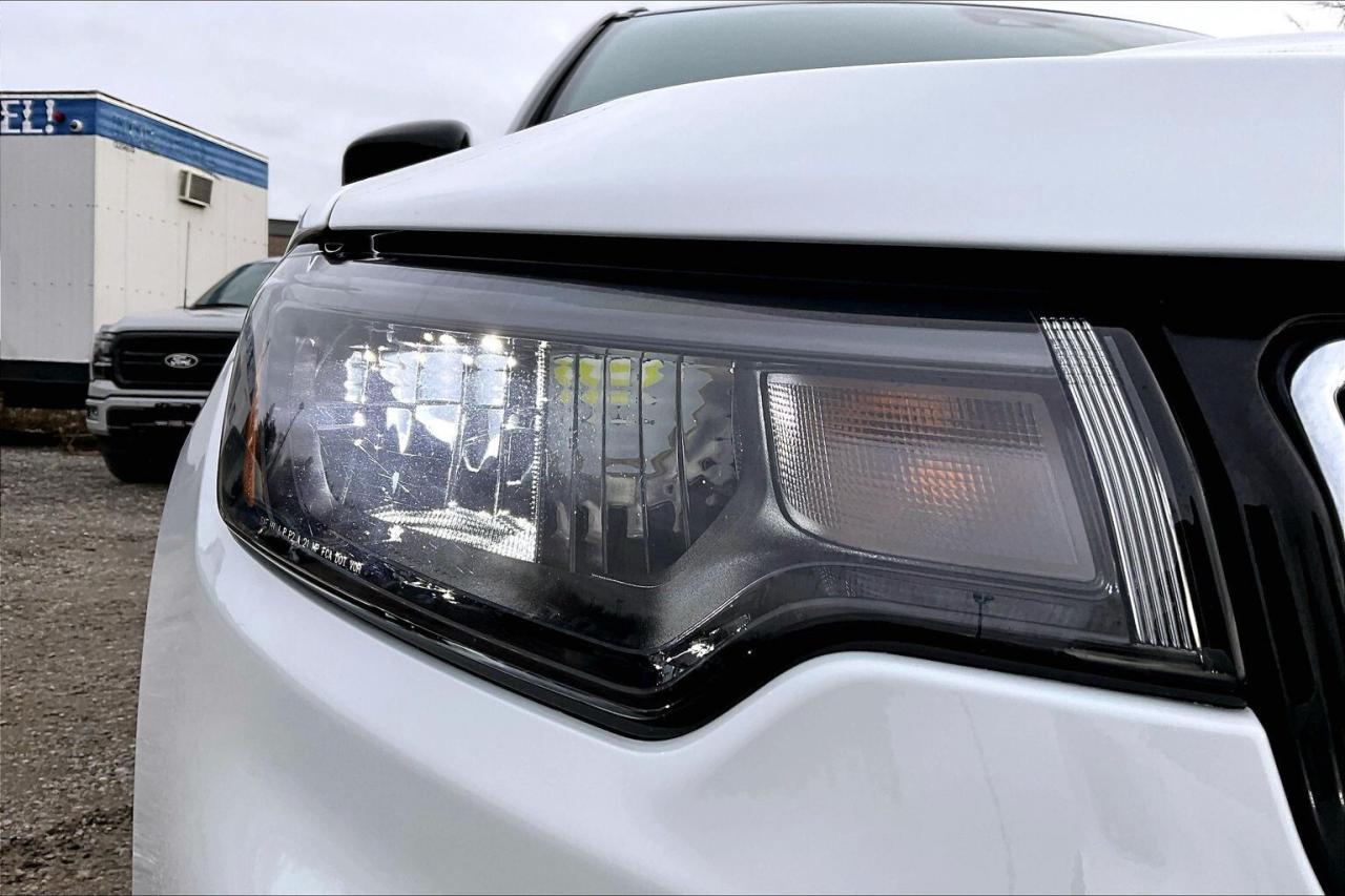 2024 Jeep Compass Limited | Heated Leather | Safety Tech | 4X4 Photo