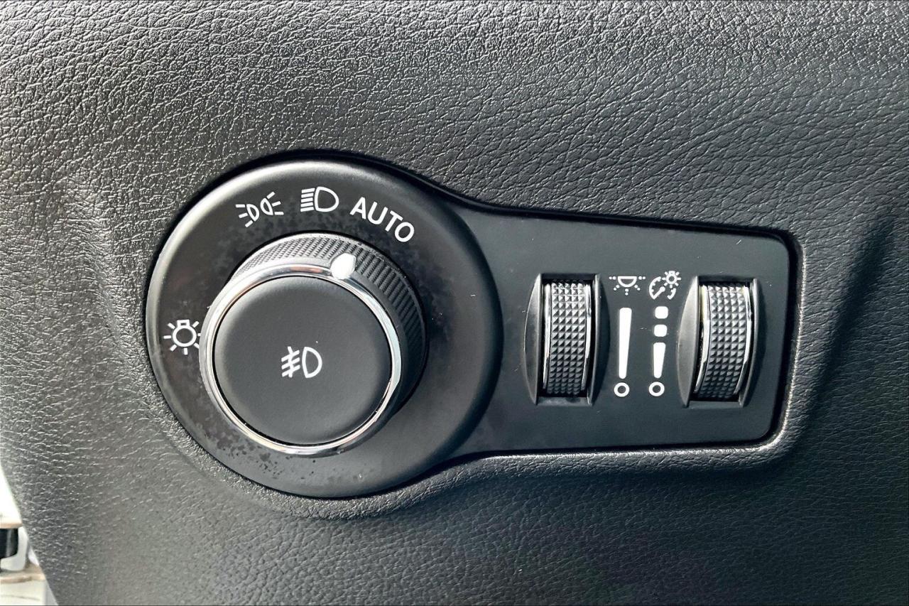 2024 Jeep Compass Limited | Heated Leather | Safety Tech | 4X4 Photo