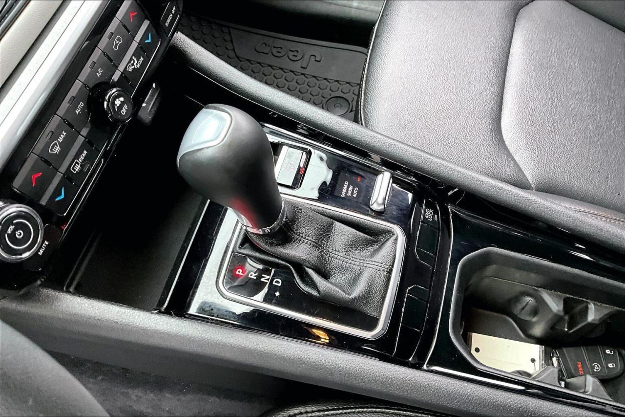 2024 Jeep Compass Limited | Heated Leather | Safety Tech | 4X4 Photo