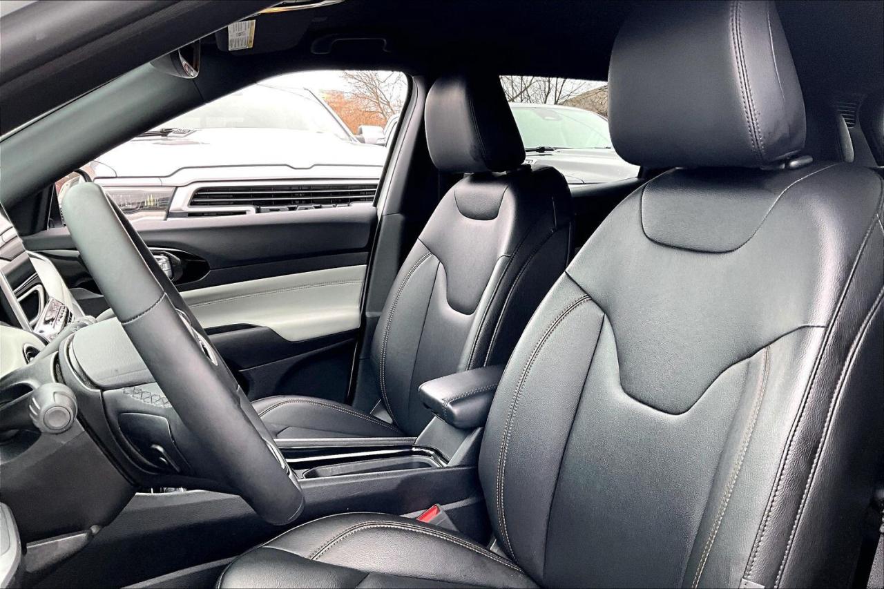 2024 Jeep Compass Limited | Heated Leather | Safety Tech | 4X4 Photo