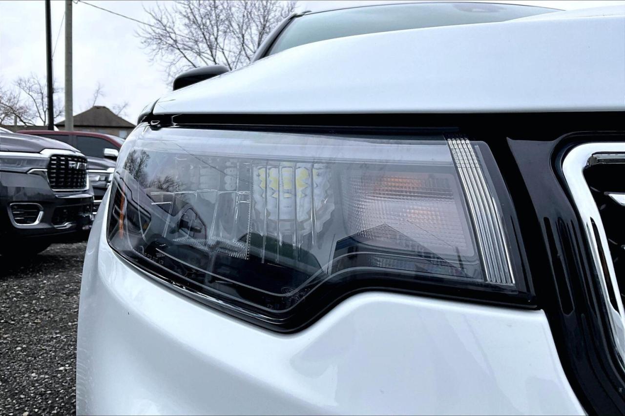 2024 Jeep Compass Limited | Heated Leather | Safety Tech | 4X4 Photo