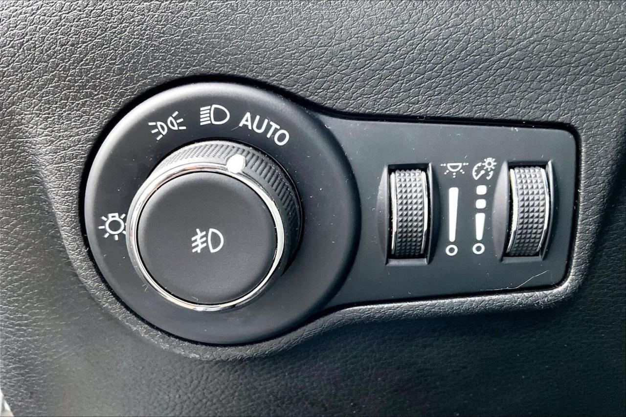 2024 Jeep Compass Limited | Heated Leather | Safety Tech | 4X4 Photo