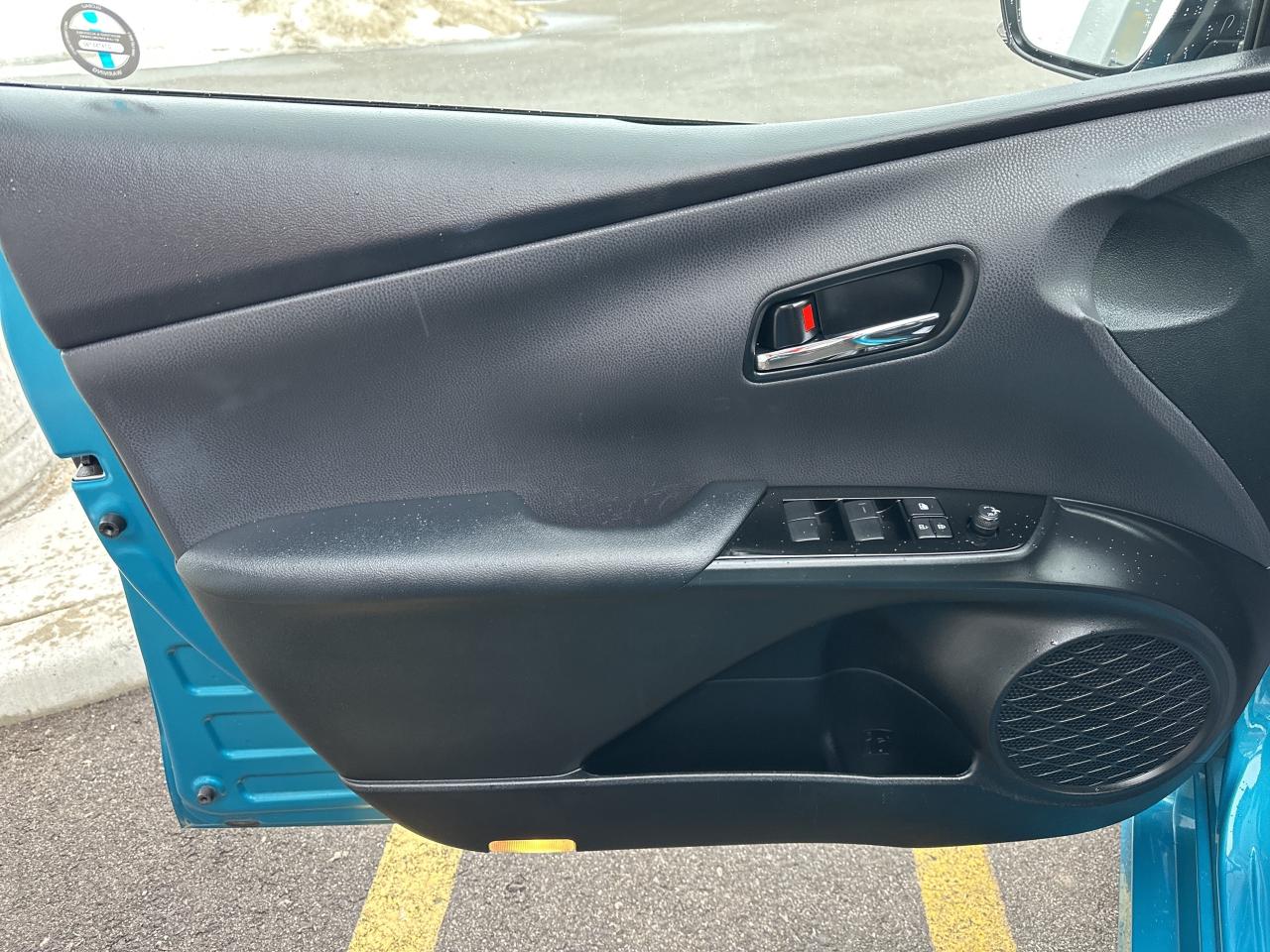 2022 Toyota Prius Prime Prius Prime Tech Pkg - Upgrade Photo