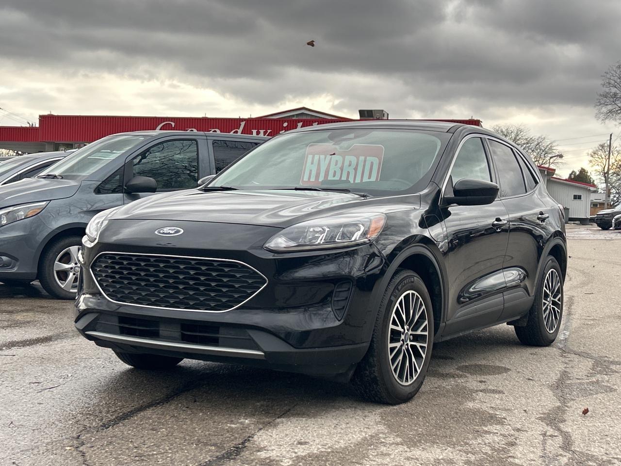 2021 Ford Escape SE PLUG IN HYBRID, CLEAN CARFAX, FACTORY WARRANTY! - Photo #2