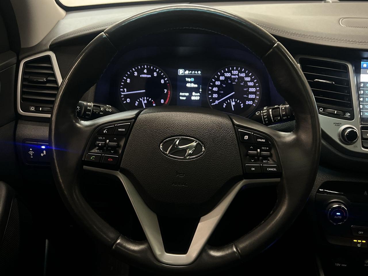 2017 Hyundai Tucson LIMITED AWD | TURBO | LEATHER |PANO ROOF | CARPLAY Photo