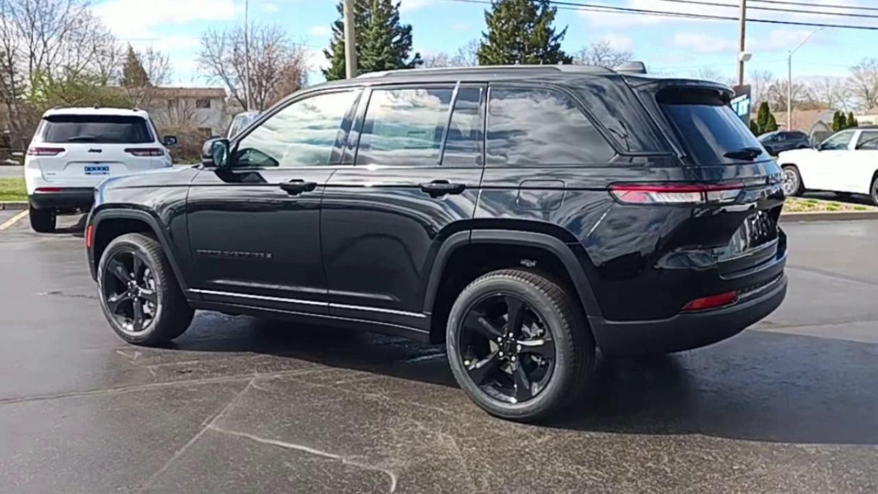 2025 Jeep Grand Cherokee LIMITED 4X4 Photo