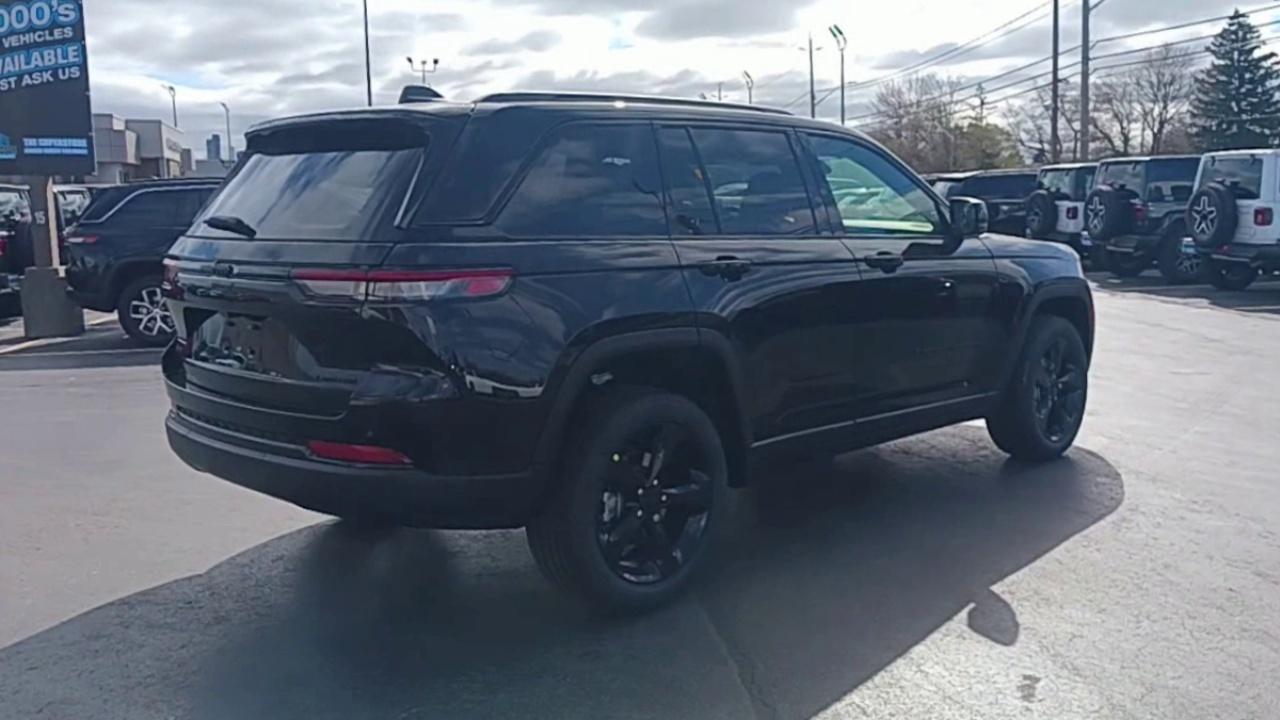 2025 Jeep Grand Cherokee LIMITED 4X4 Photo