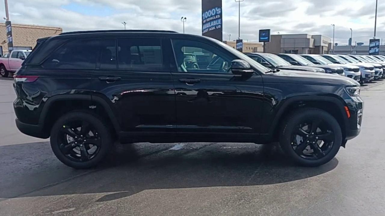 2025 Jeep Grand Cherokee LIMITED 4X4 Photo