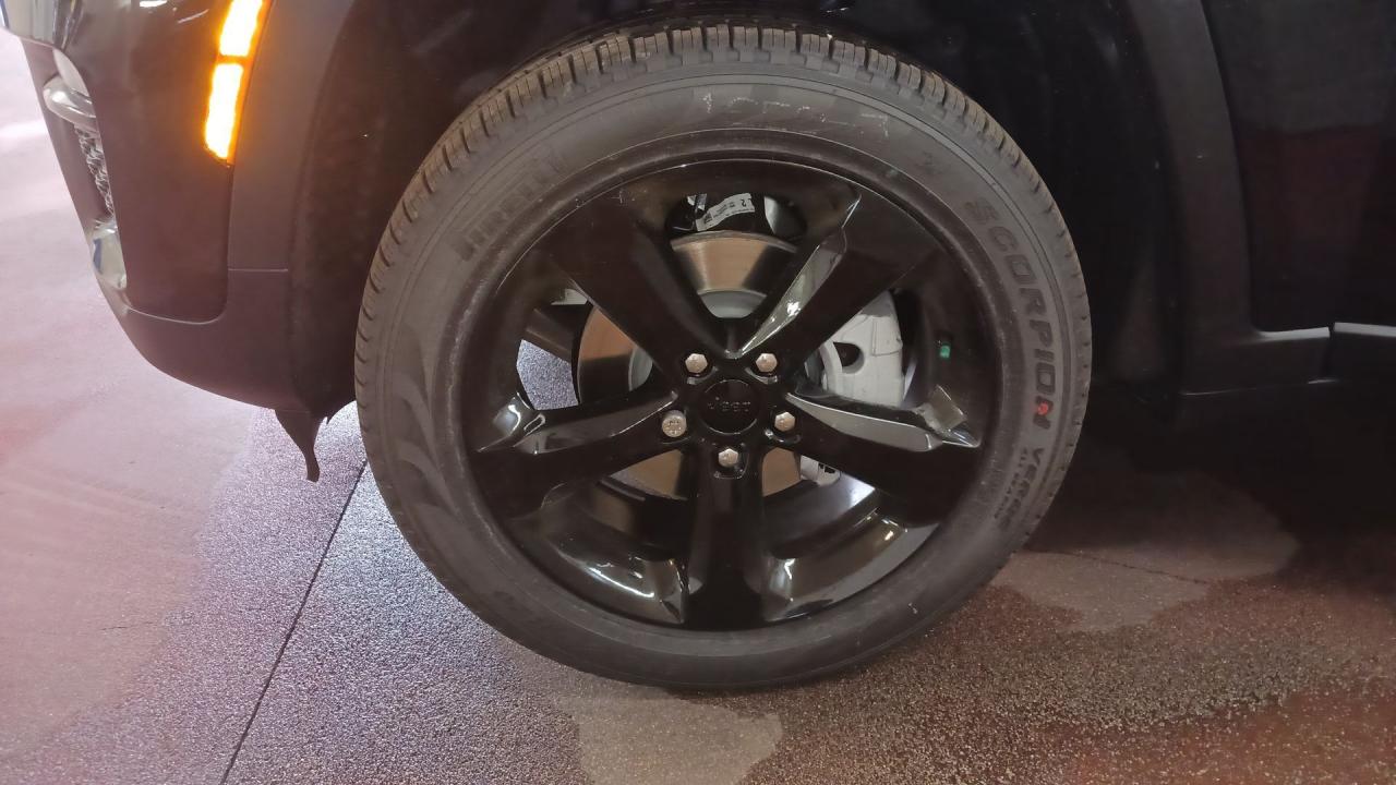 2025 Jeep Grand Cherokee LIMITED 4X4 Photo