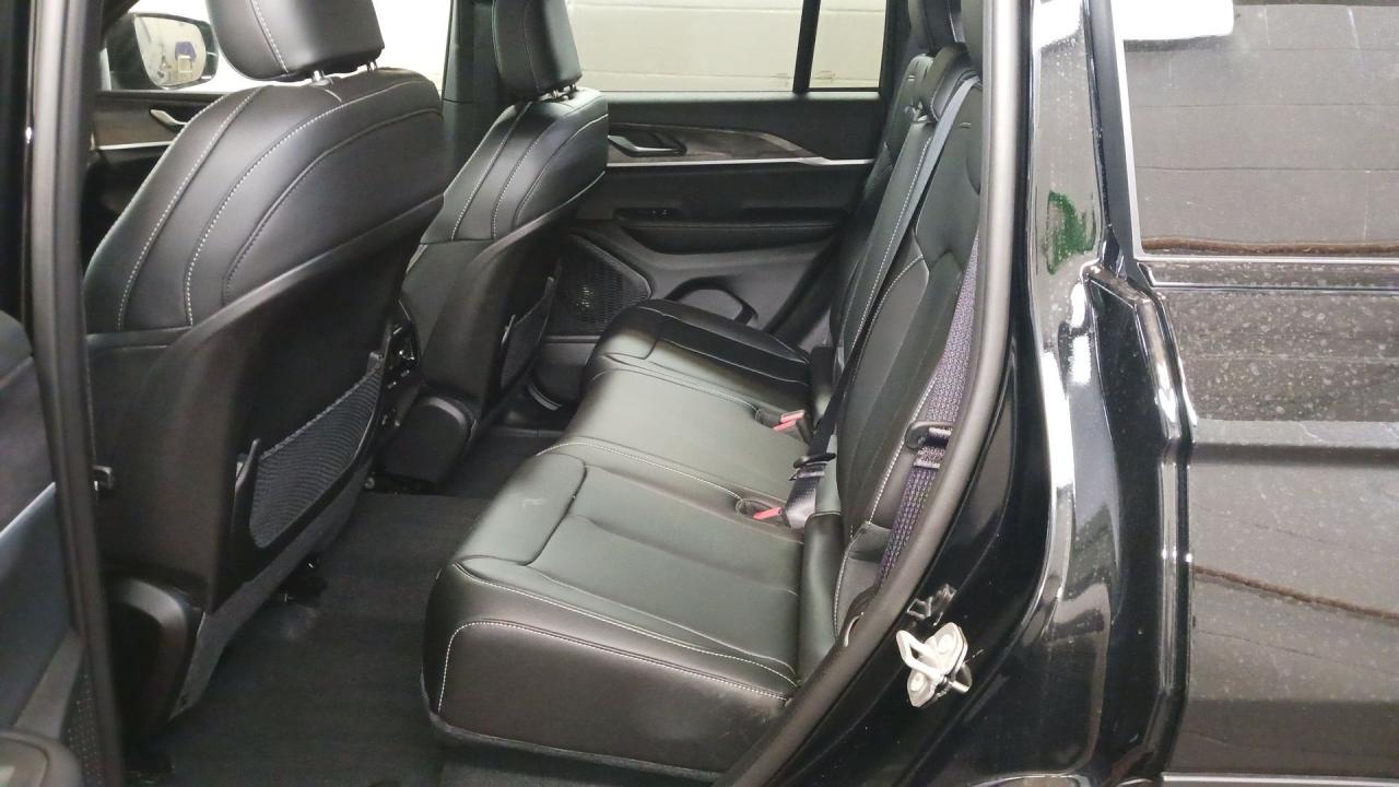 2025 Jeep Grand Cherokee LIMITED 4X4 Photo