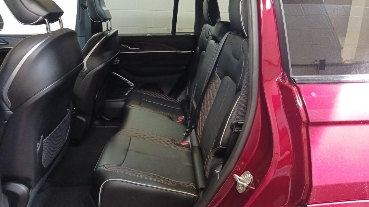 2025 Jeep Grand Cherokee Summit 4x4 Photo