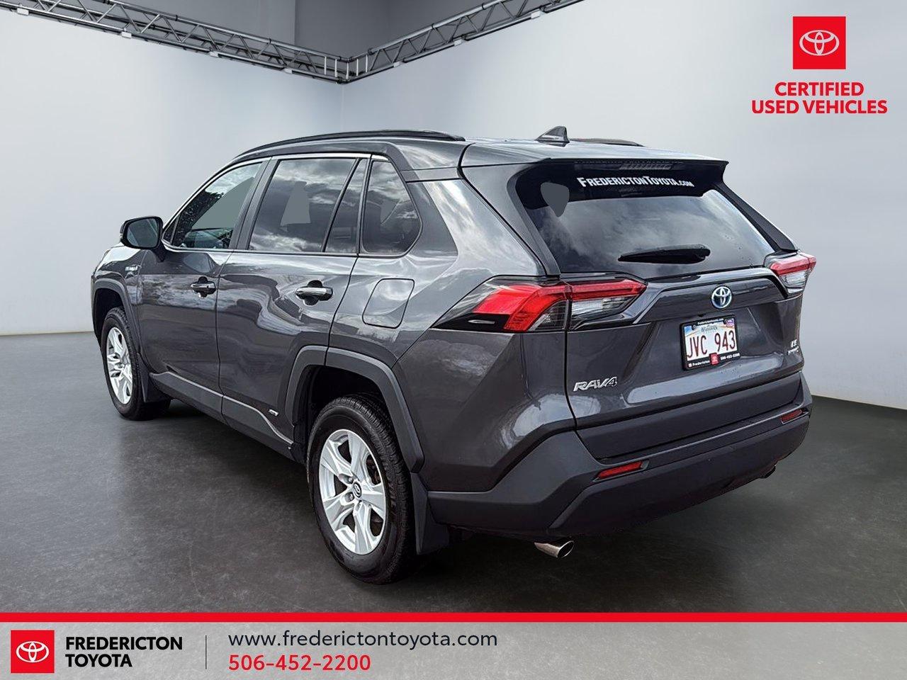 2020 Toyota RAV4 Hybrid LE Photo