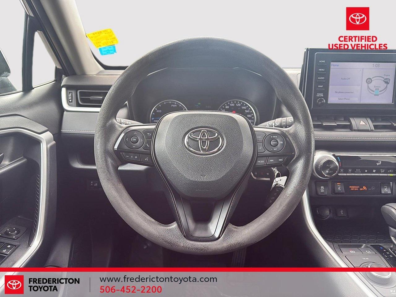 2020 Toyota RAV4 Hybrid LE Photo