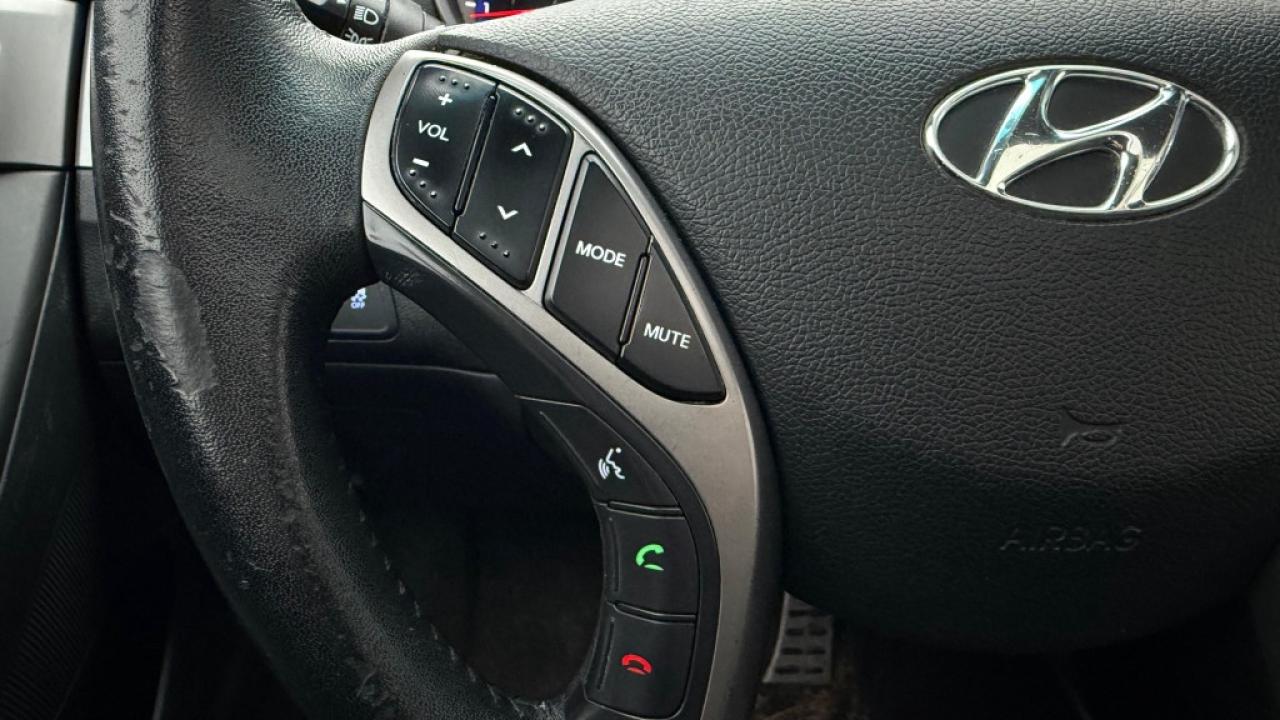 2013 Hyundai Elantra Coupe 2dr Coupe Automatic SE *Ltd Avail* Photo