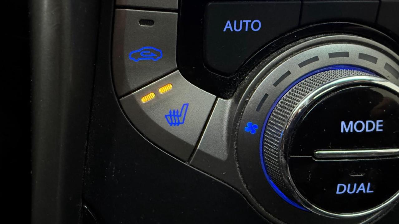 2013 Hyundai Elantra Coupe 2dr Coupe Automatic SE *Ltd Avail* Photo