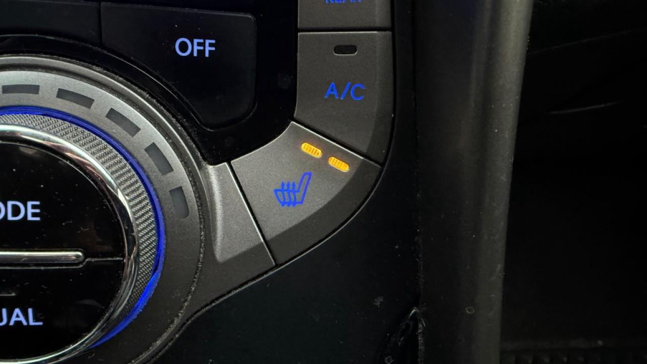 2013 Hyundai Elantra Coupe 2dr Coupe Automatic SE *Ltd Avail* Photo