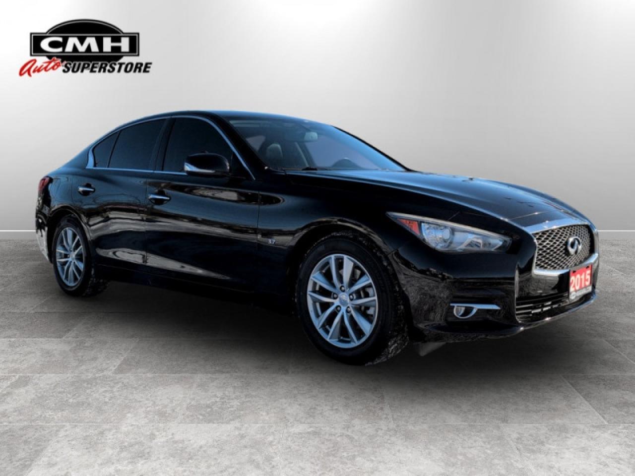 2015 Infiniti Q50 V6 AWD Photo