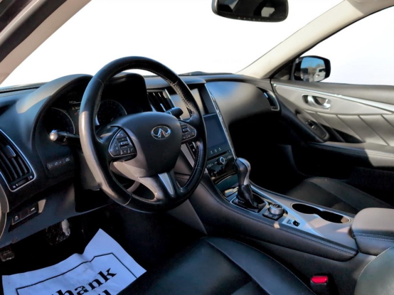 2015 Infiniti Q50 V6 AWD Photo