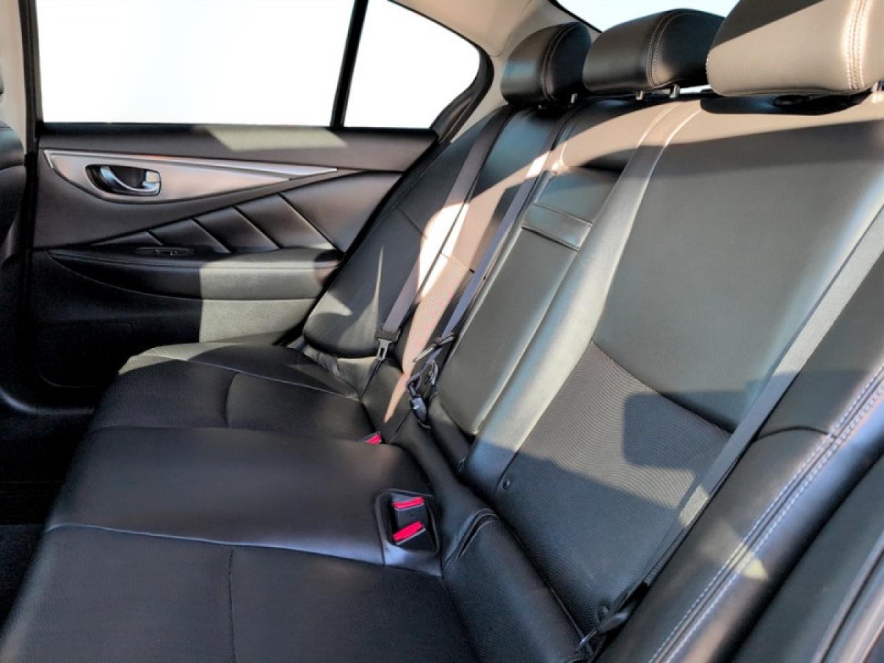 2015 Infiniti Q50 V6 AWD Photo