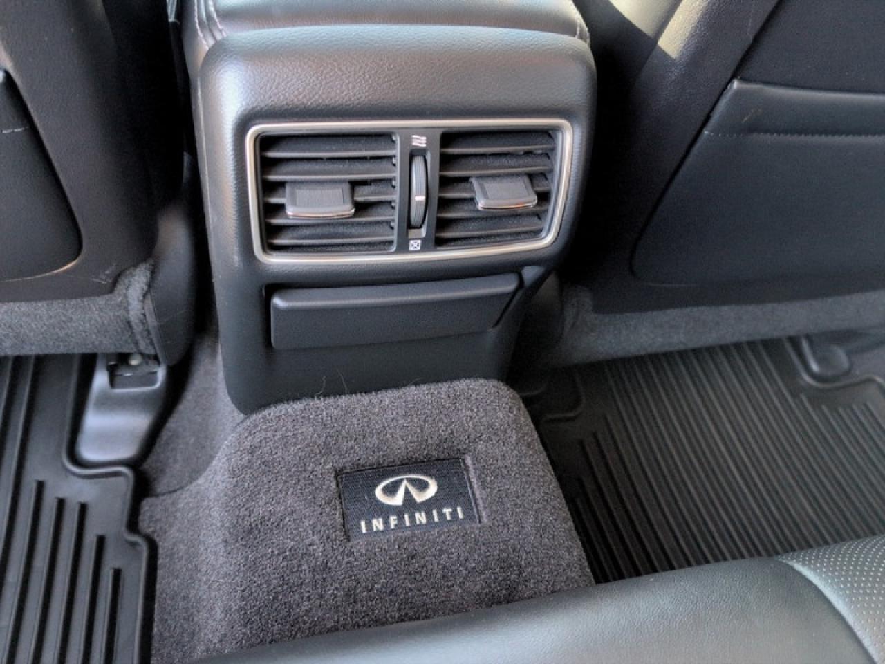 2015 Infiniti Q50 V6 AWD Photo