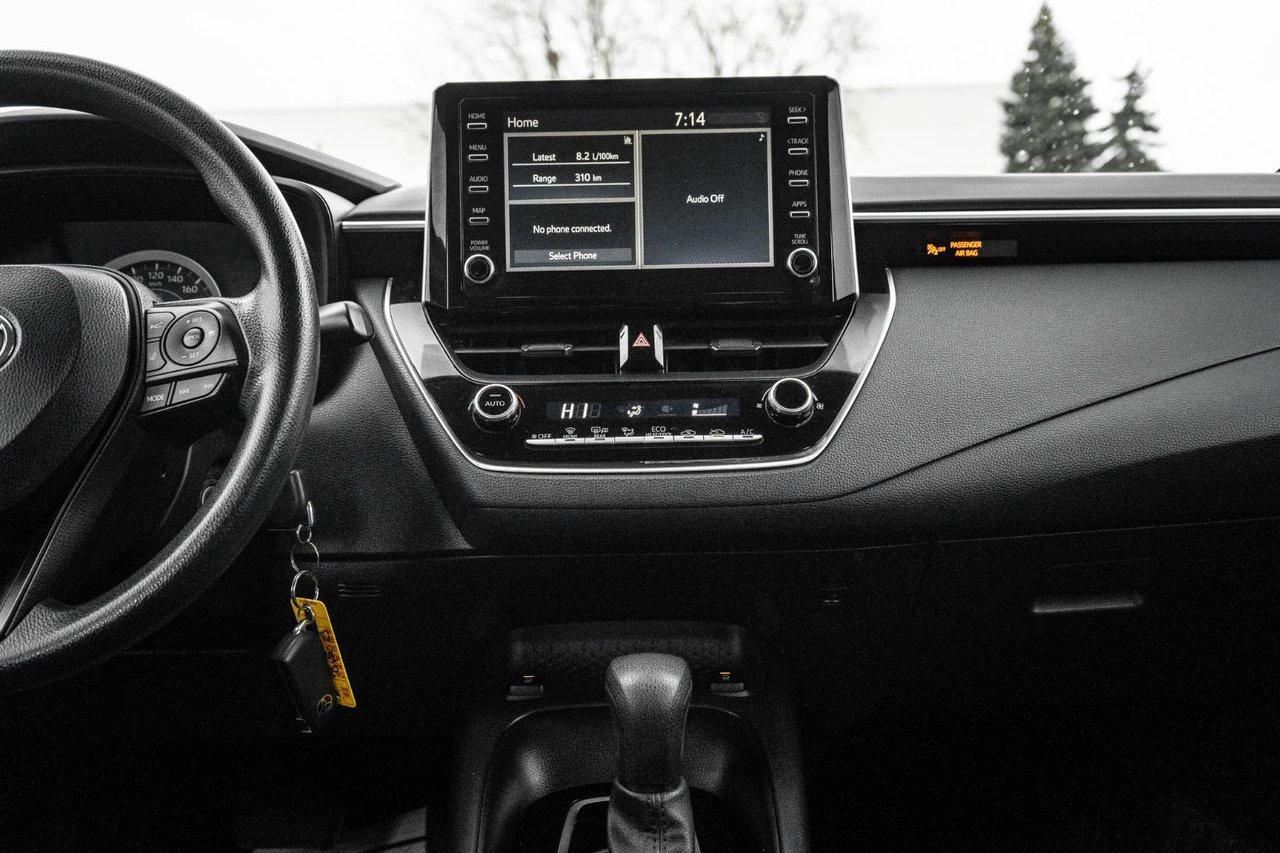 2020 Toyota Corolla LE Photo