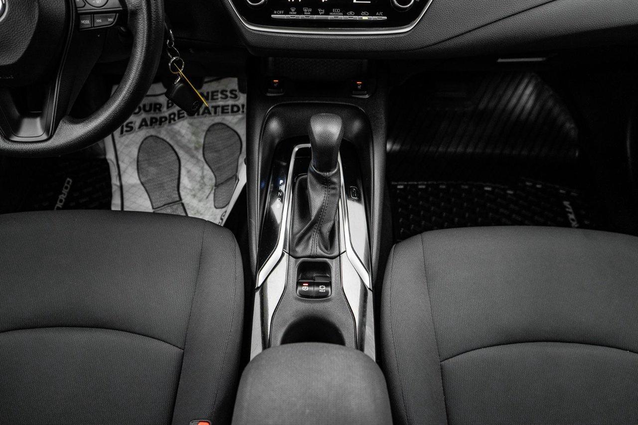 2020 Toyota Corolla LE Photo