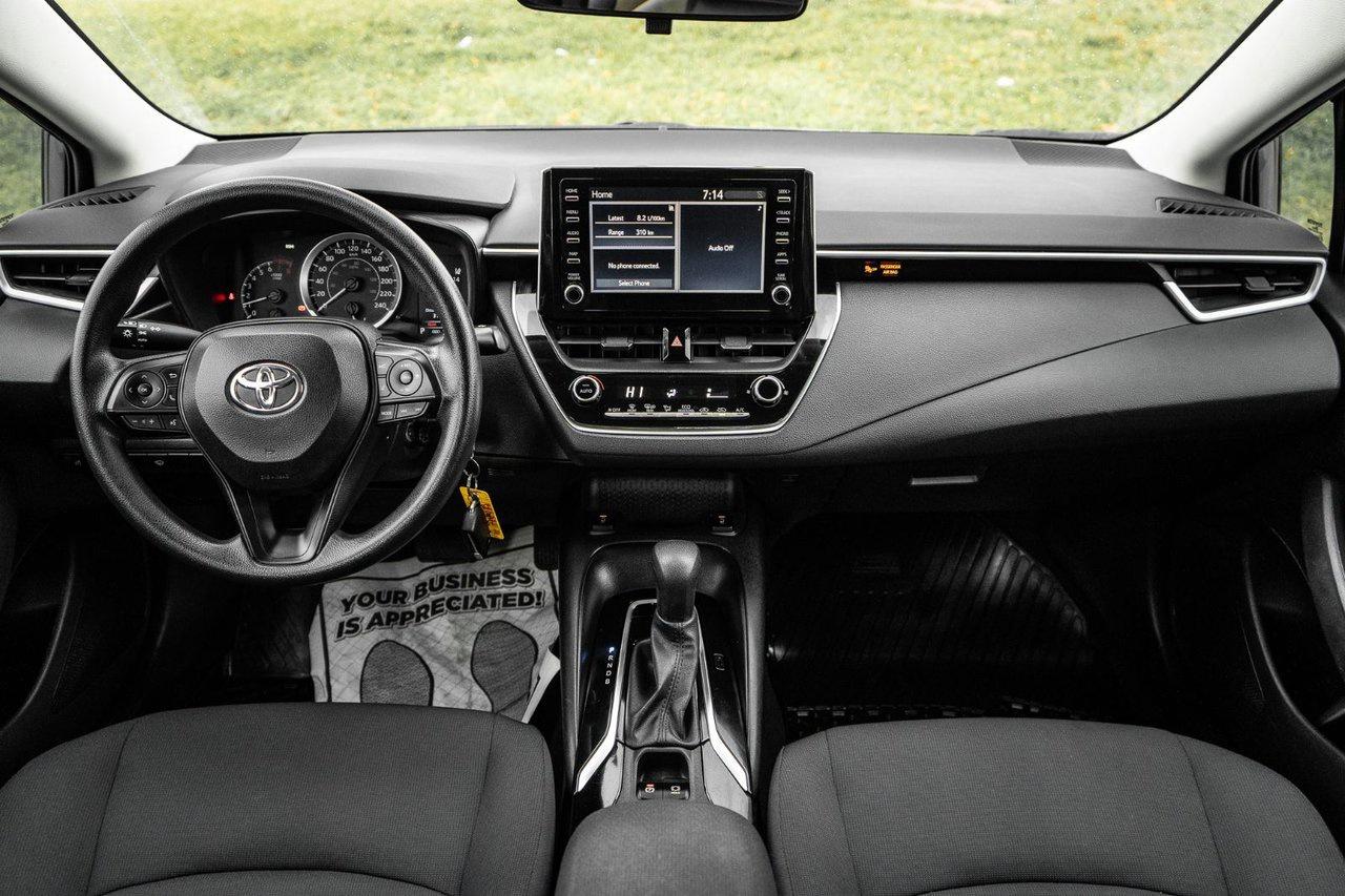 2020 Toyota Corolla LE Photo