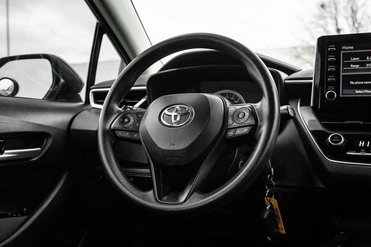 2020 Toyota Corolla LE Photo