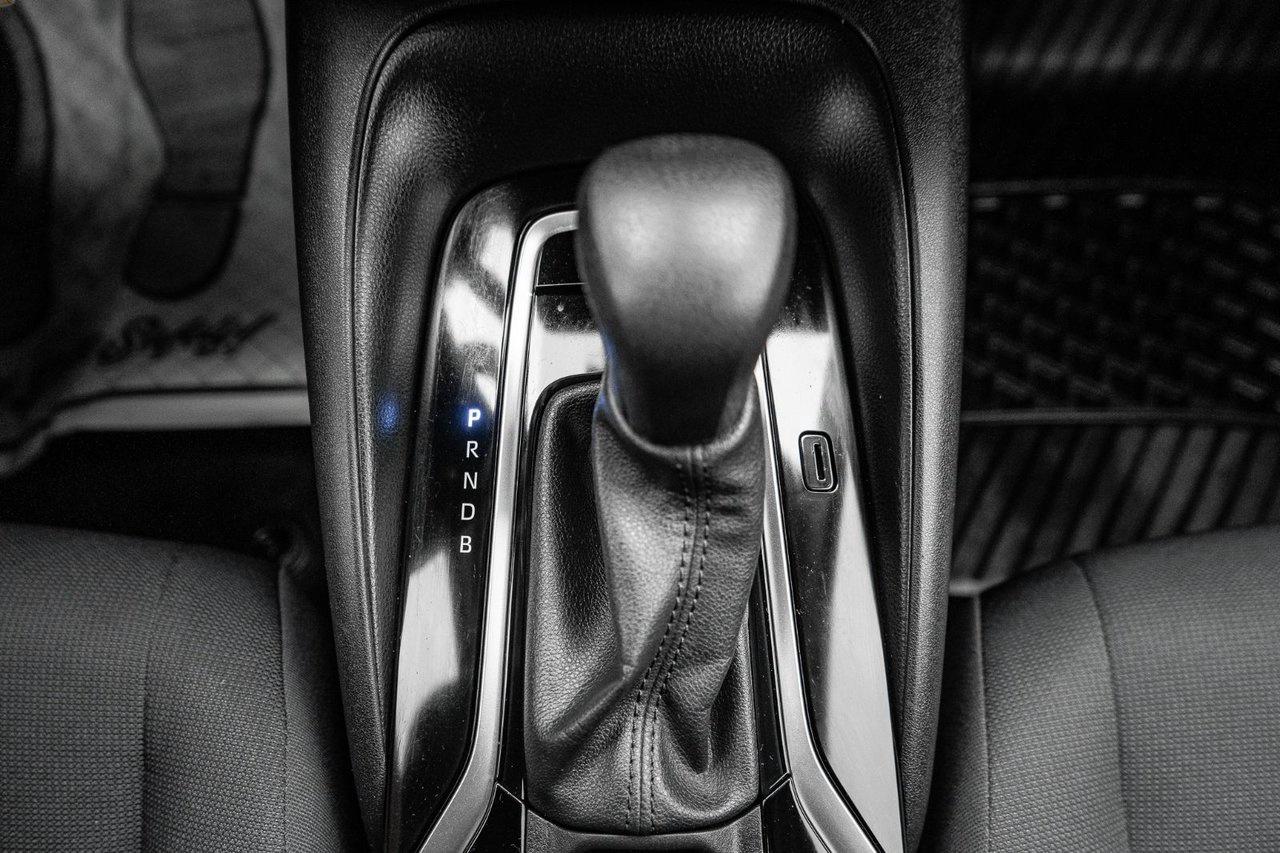 2020 Toyota Corolla LE Photo