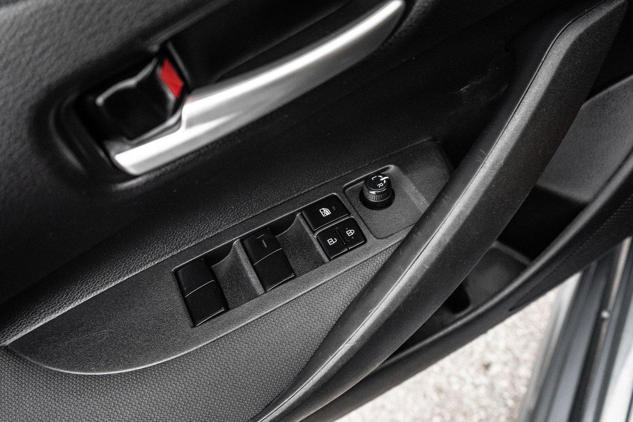 2020 Toyota Corolla LE Photo