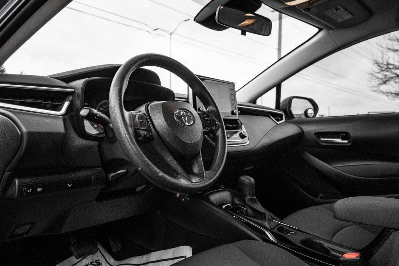 2020 Toyota Corolla LE Photo
