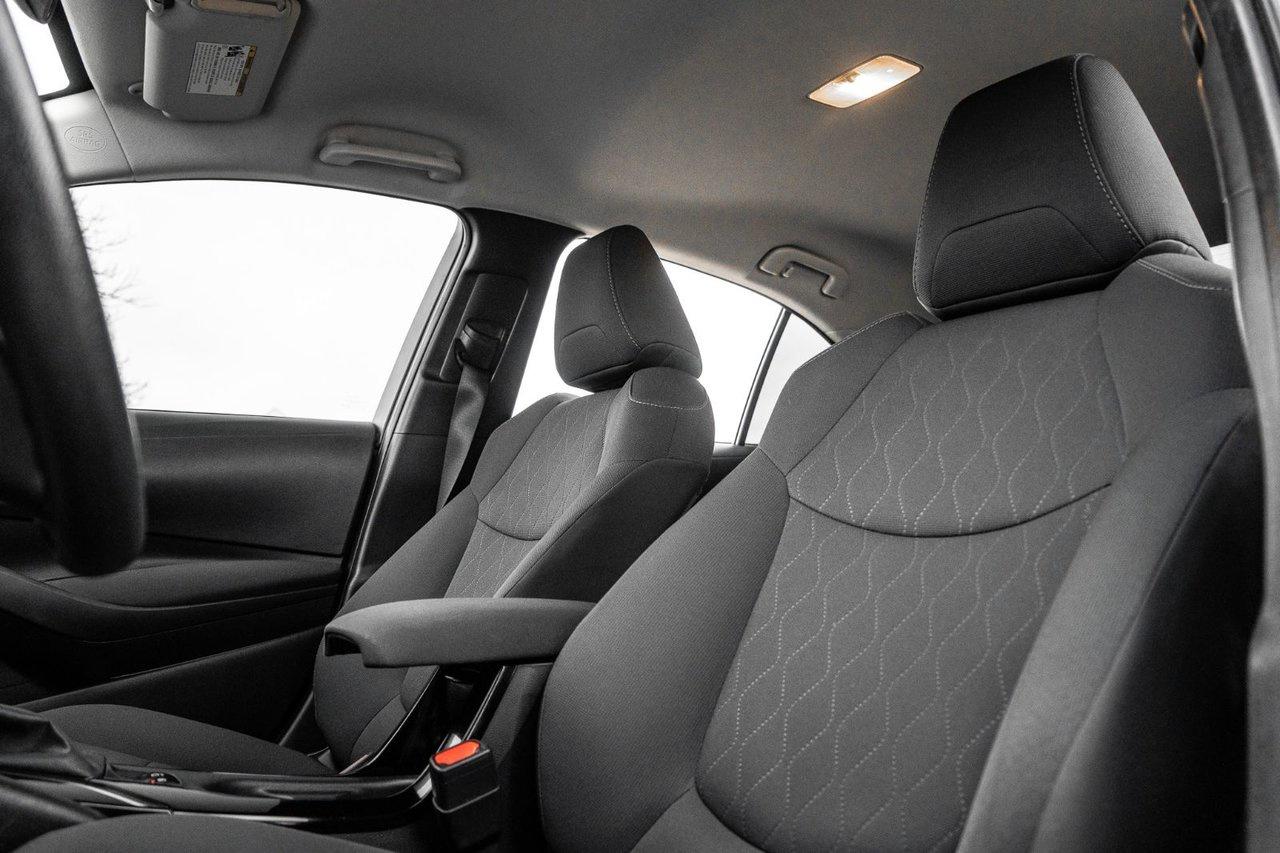 2020 Toyota Corolla LE Photo