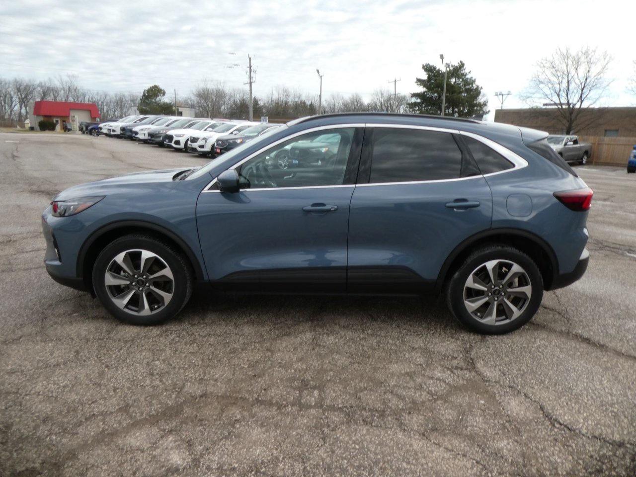 2023 Ford Escape PLATINUM PLATINUM Photo