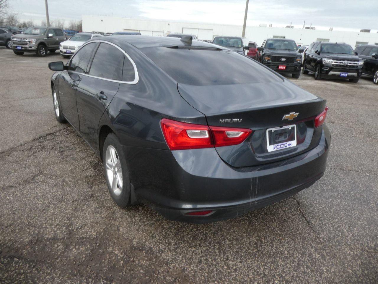 2019 Chevrolet Malibu LS Photo2