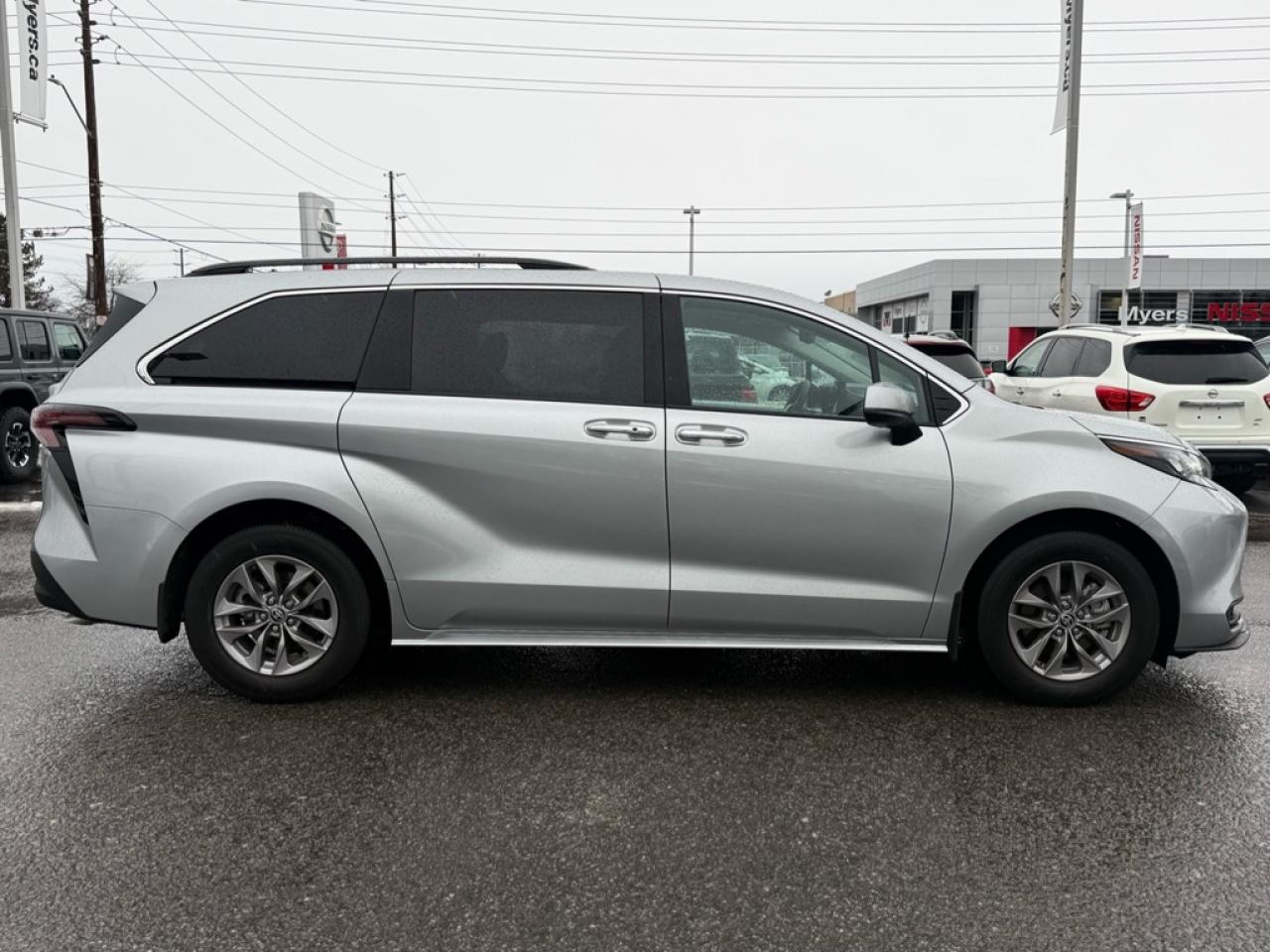 2025 Toyota Sienna XLE 8-Passenger  - Sunroof - $165.55 /Wk Photo
